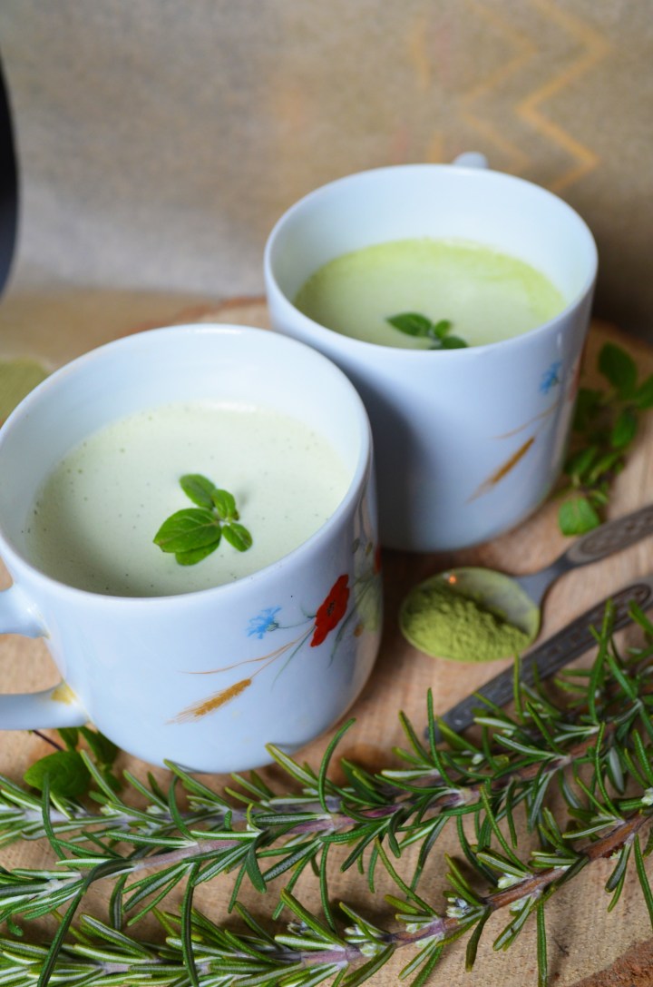 Minty morning matcha latte with vanilla and coconut oil