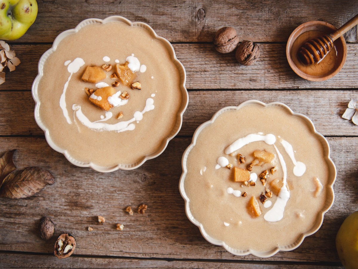 Fűszeres birsalma krémleves dióval&nbsp;(tejmentes)